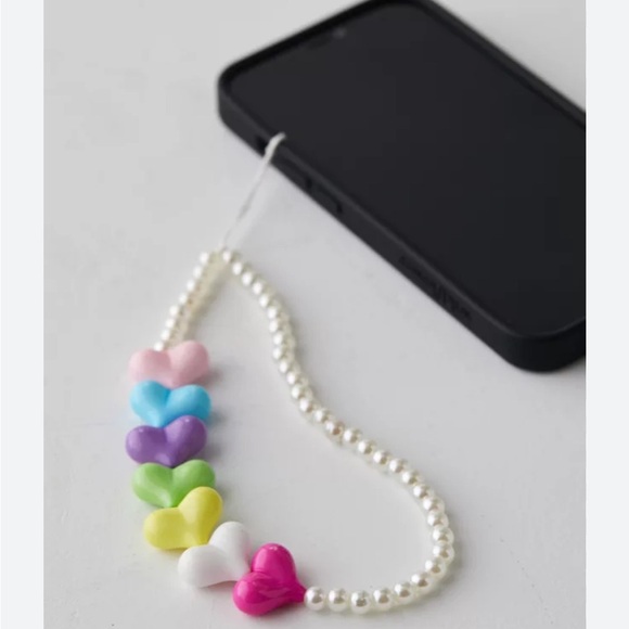 NWT Urban Outfitters Pearl Heart Phone Sling - Picture 1 of 8